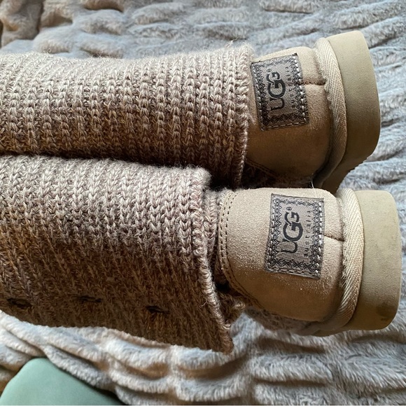 Ugg Classic Cardy Knit Sweater Boots Grey - Picture 6 of 14